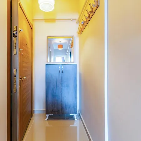 Stylish And Centrally Located Flat In Sisli